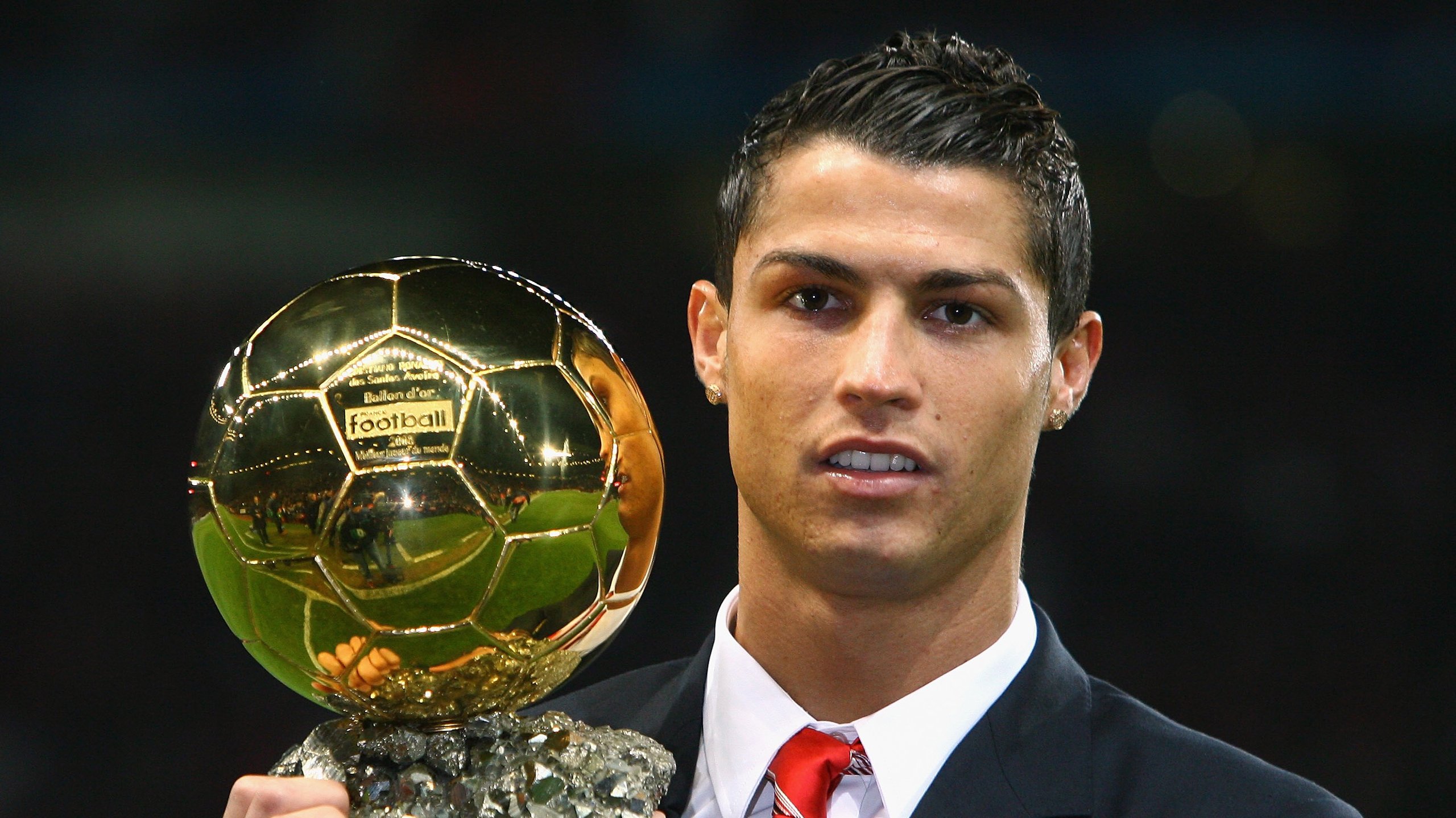 开云体育官方下载-德甲足球逐渐变得更具观赏性和战术性，德甲新赛季足球